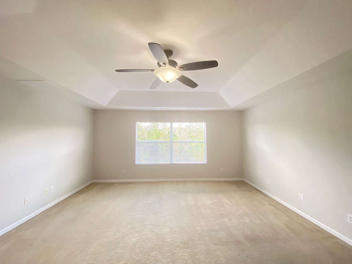 Building Photo - 5 Bedroom / 3 Bath Home in Cypress Lake, A...