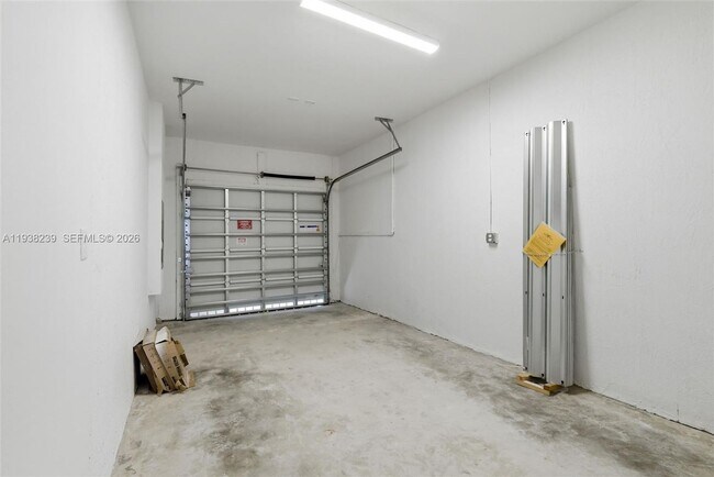 Building Photo - 2705 SE 25th Ave