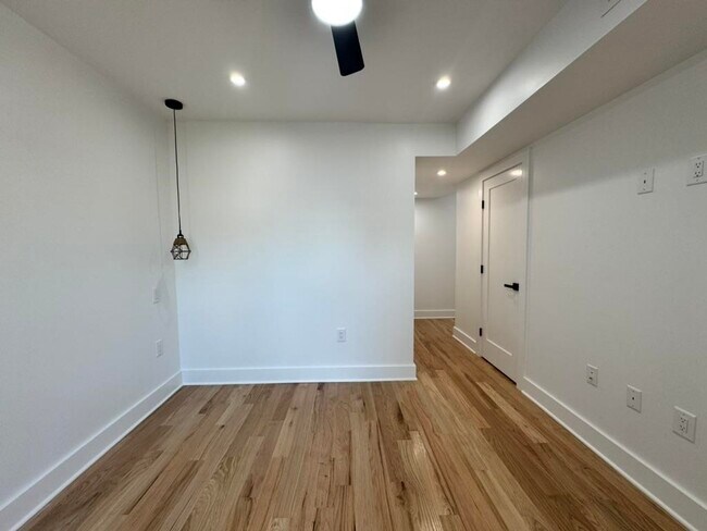 Building Photo - 170 Griffith St