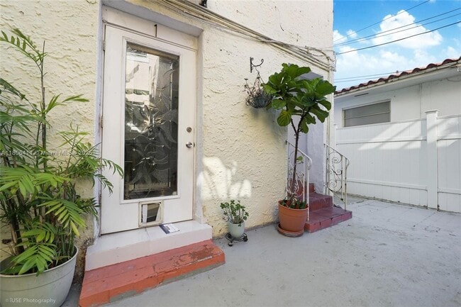 Primary Photo - 1678 SW 11th St