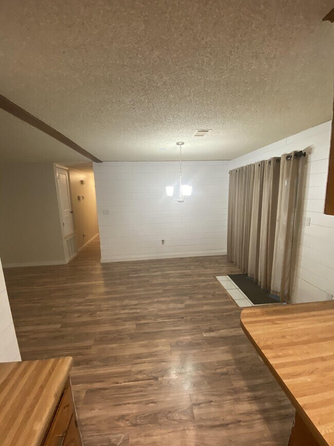 Building Photo - 2 Palmer Dr