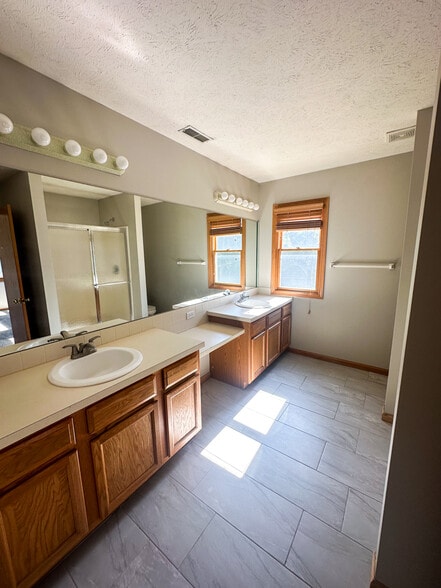 Building Photo - 1727 N 57th Ave