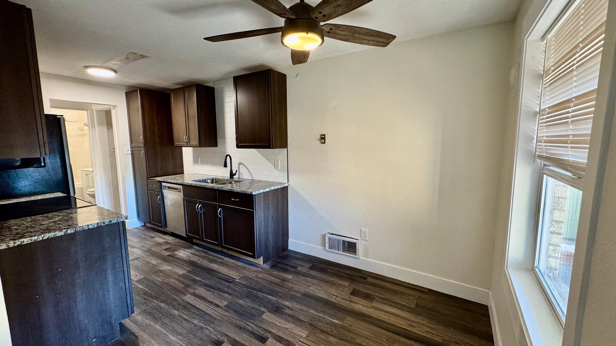 Building Photo - 505 Linden Dr