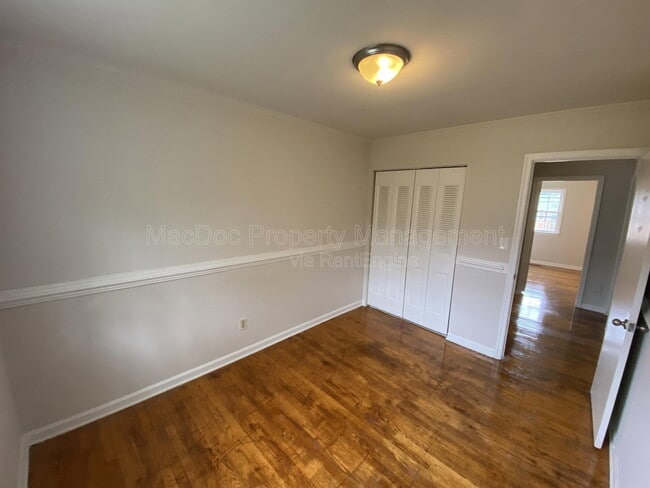 Building Photo - 719 Olde Greenwich Cir