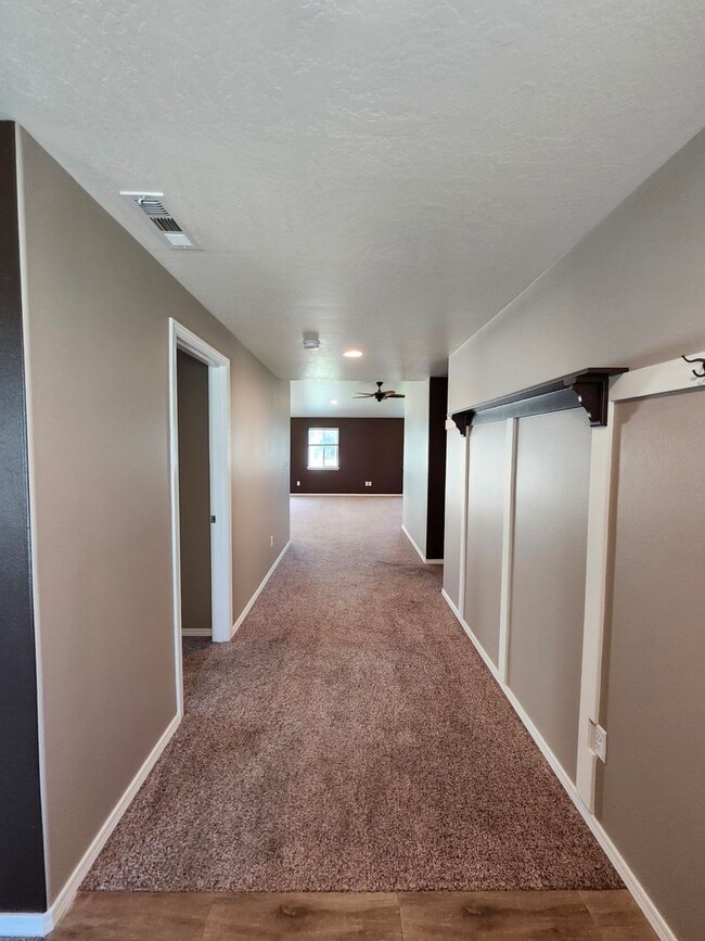 Building Photo - Beautiful One Level in the Reserve At Clea...