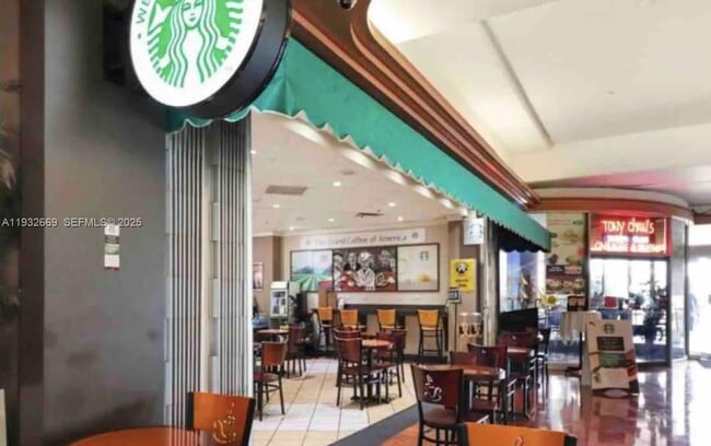 Building Photo - 1717 N Bayshore Dr