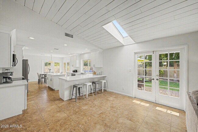 Building Photo - 2445 S Catarina