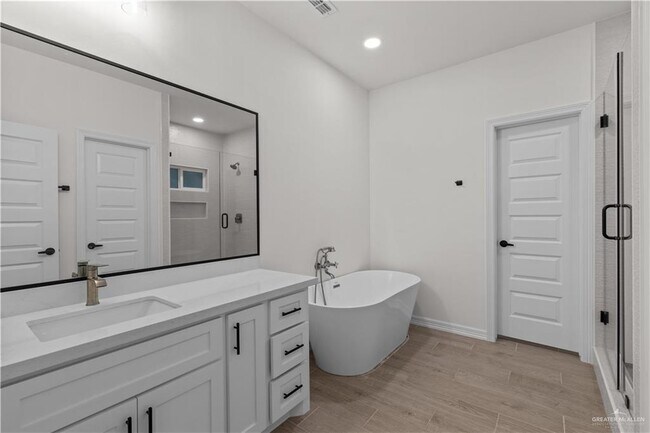 Building Photo - 3600 S Apex St