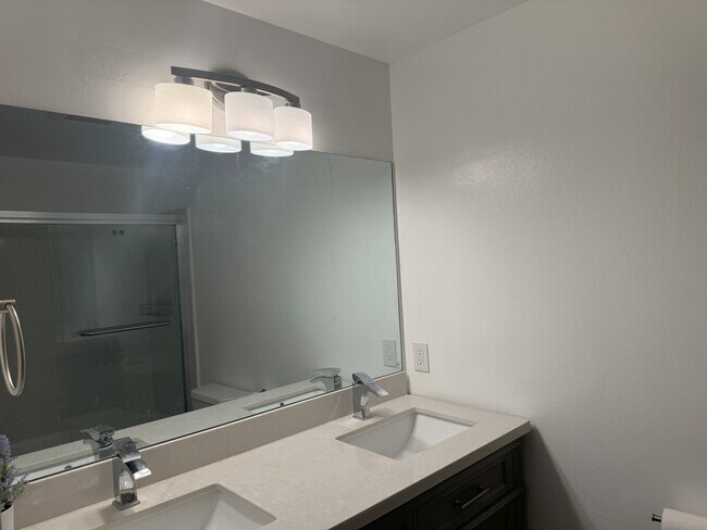 Building Photo - 2460 Brookside Way