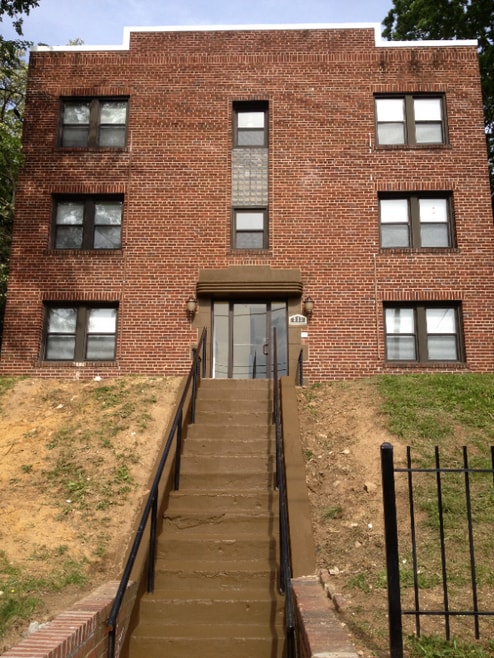 Building Photo - 513 58th St NE