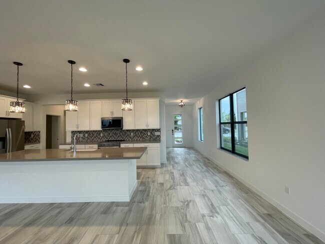 Building Photo - 8792 Antarus Dr