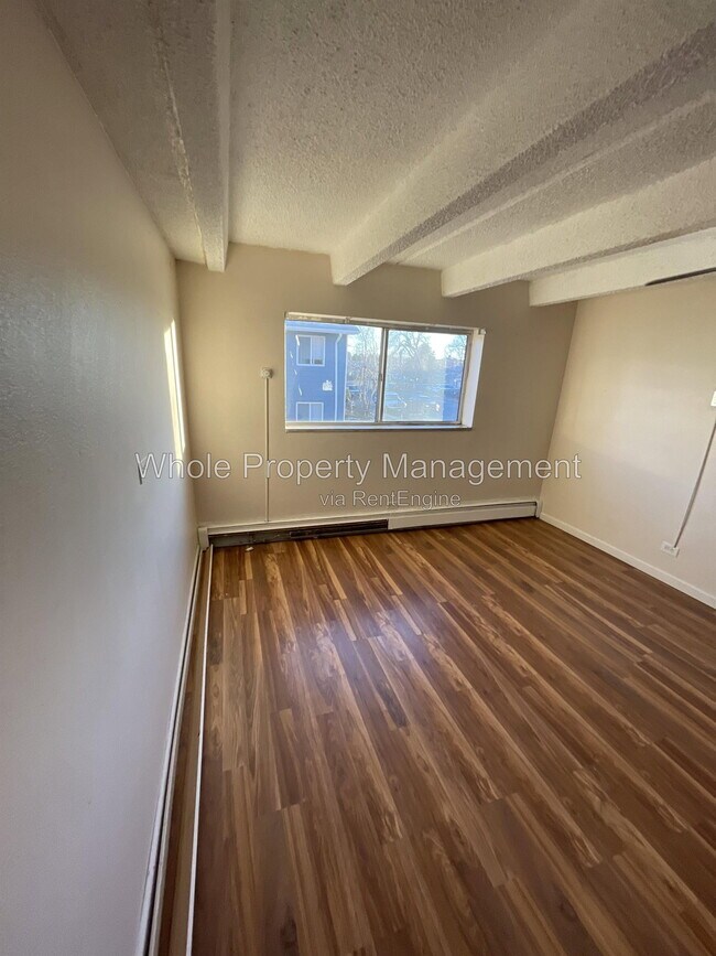 Building Photo - 1180 Yosemite St