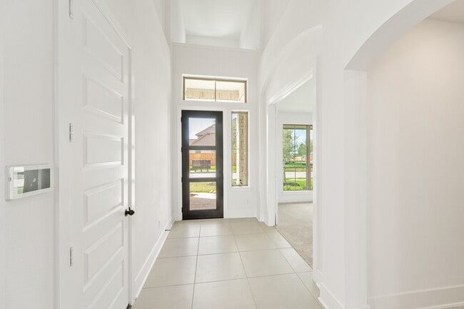 Building Photo - 21127 Coral View Dr