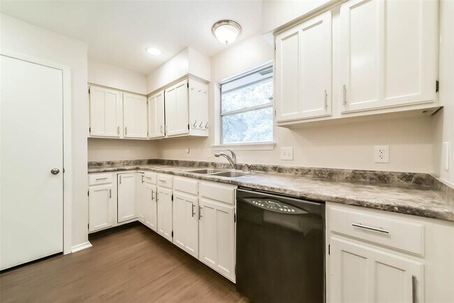 Building Photo - 7206 Gallant Glen Ln