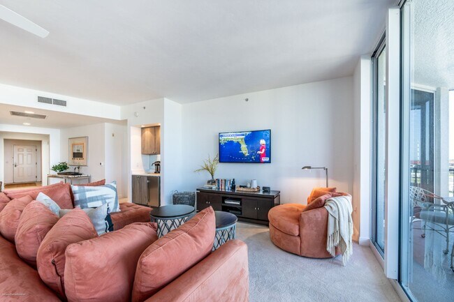 Building Photo - EXECUTIVE VACATION RENTAL