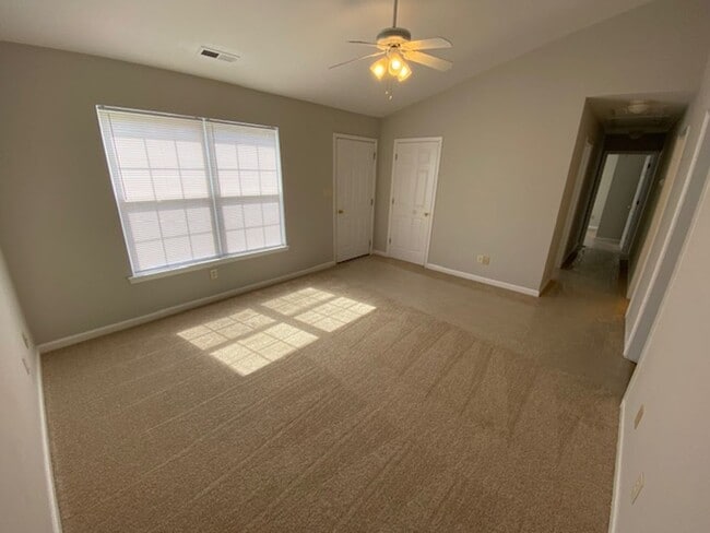 Building Photo - Charming 3-Bedroom Home with Modern Updates – Your New Home!