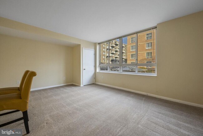 Building Photo - 355 I St SW