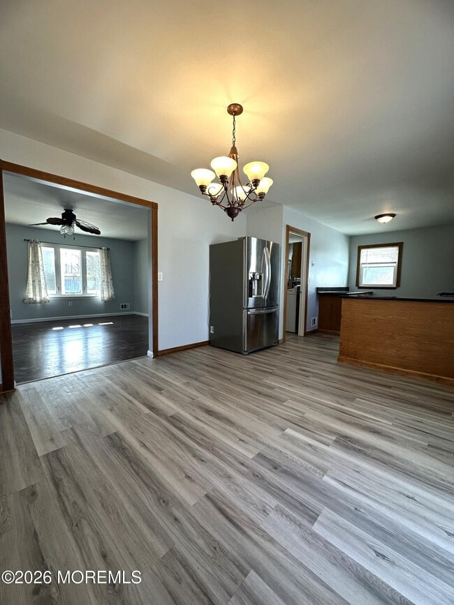 Building Photo - 185 Ravenwood Blvd