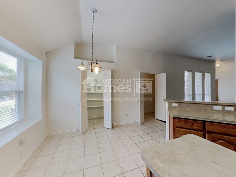 Building Photo - 521 Covey Trl