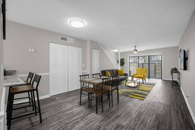 Building Photo - 13915 Heritage Club Dr