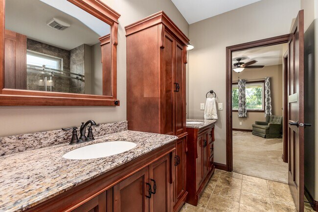 Building Photo - 1762 Creek Wood Dr