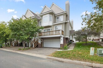 Building Photo - 207 Christenson Way NE