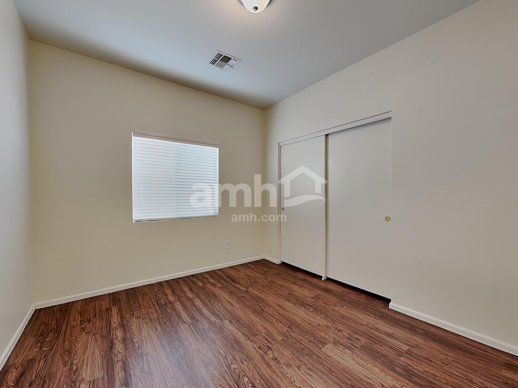 Building Photo - 2567 W Amber Sun Dr