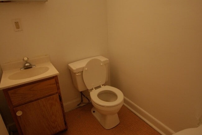 Floorplan - 5528-5532 S. Everett Avenue