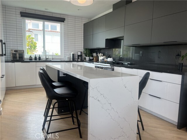 Building Photo - 610 9th St