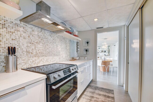 Building Photo - 2780 S Ocean Blvd