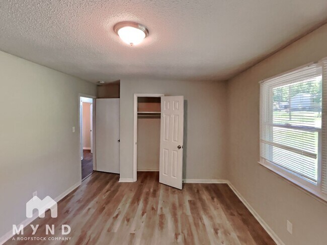 Building Photo - 4546 Lisa Dr