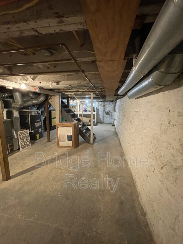 Building Photo - 107 Shoup St