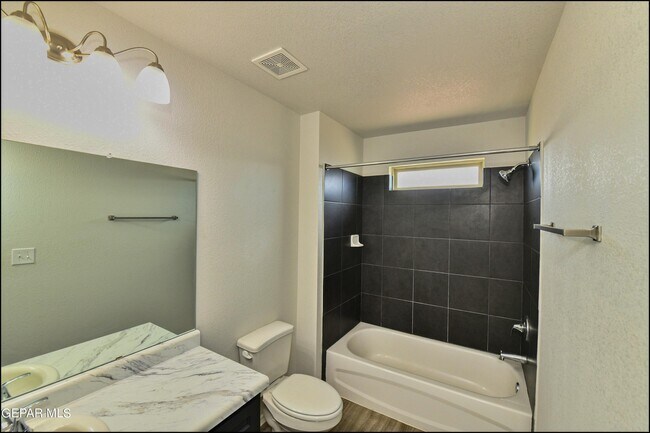 Building Photo - 952 Orangetip Dr