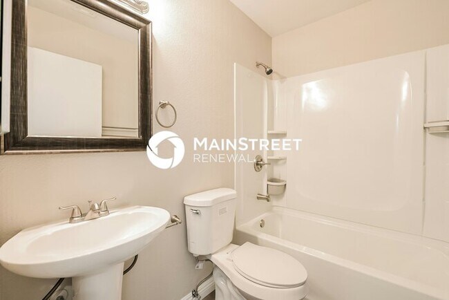 Building Photo - 4 Bedroom Pet-Friendly Home in LAS VEGAS, NV with Main Street Renewal