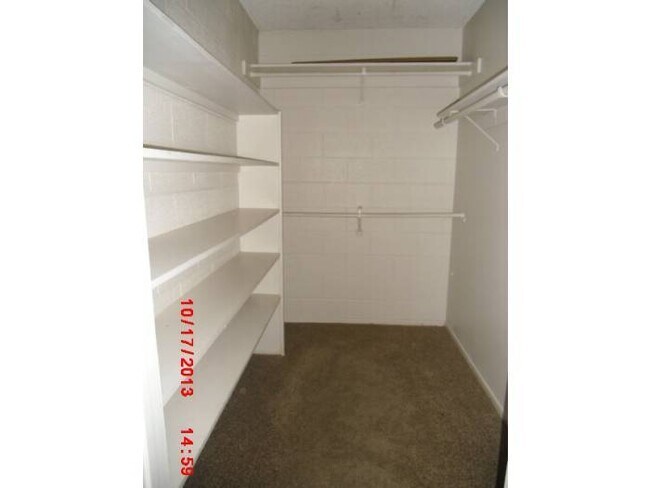 Building Photo - Affordable 1 Bedroom Condo in Central Las ...