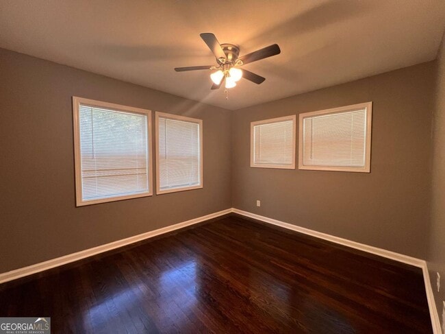 Building Photo - 1947 Kenwood Pl SE