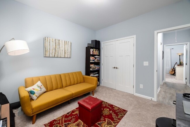 Building Photo - 1239 Oxford Village Cir