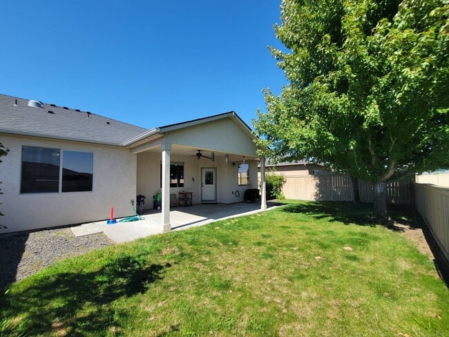 Building Photo - 2460 Bramasole Dr Way