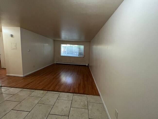 Interior Photo - Mathews327 (KC-KS-RB)