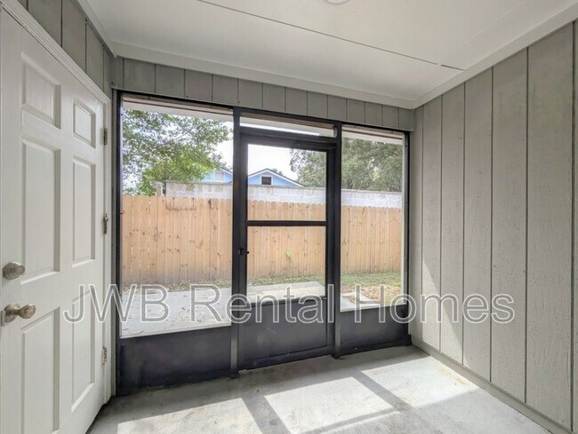 Building Photo - 9110 Leahy Rd