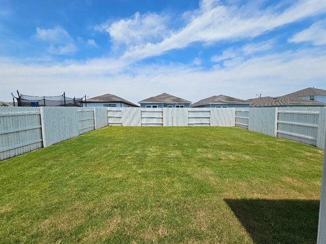 Building Photo - 110 Bluestem Dr