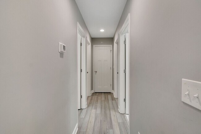 Building Photo - 110 War Admiral Ct