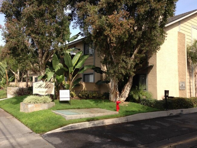 Building Photo - Holder Garden Apartments