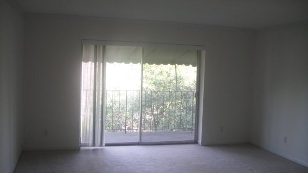 Building Photo - 1323 Queens Rd