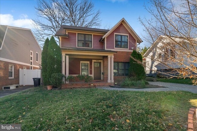 Building Photo - 902 Ramsey St