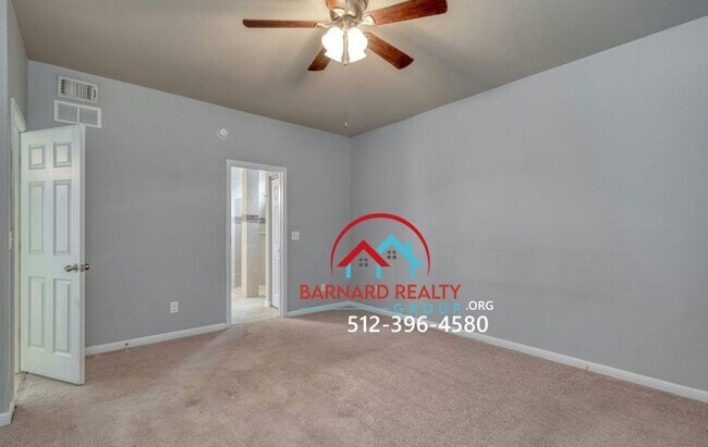 Building Photo - Available Now: 3 bed/2 Bath in Desirable B...