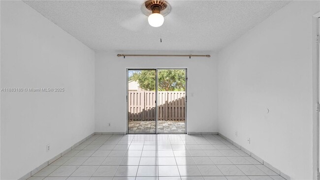 Building Photo - 570 Woodgate Cir