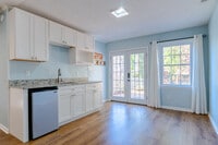 Building Photo - 5603 Ventura Dr