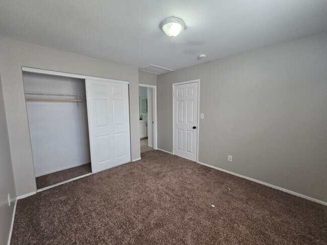 Building Photo - 2757 Trotwood Ln