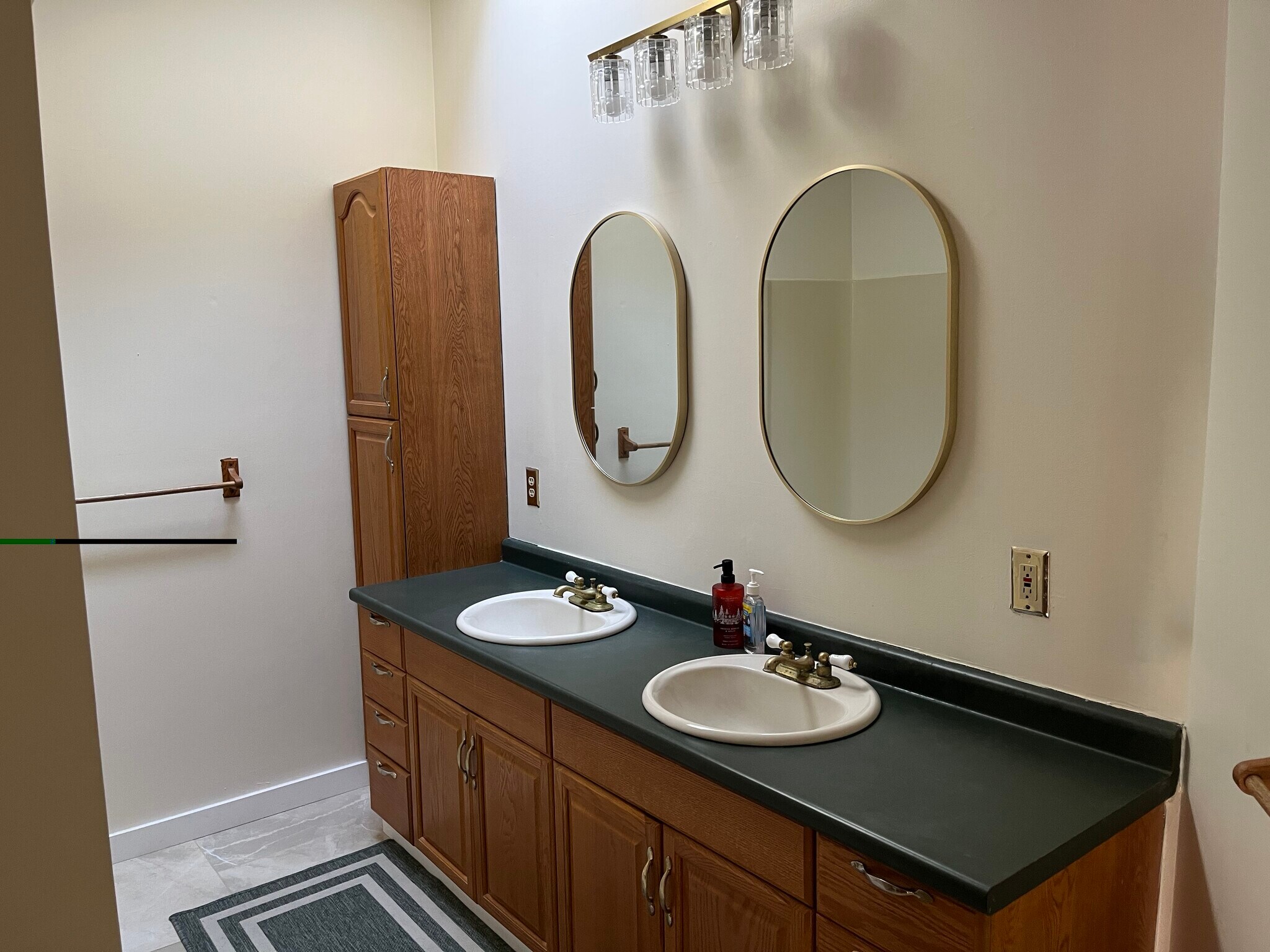 Building Photo - 6 Whitney Way